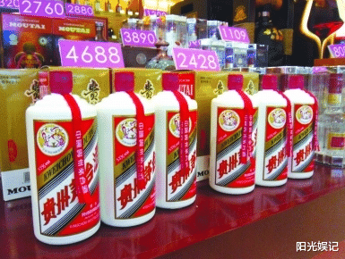 飞天茅台|同是飞天茅台，为何53度的一瓶难求，43度的低价甩卖却无人问津？