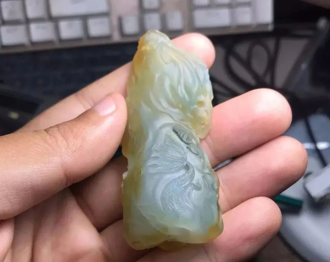 「翡翠」品相一般的大马坎翡翠原石，起货出来的成品让我惊呆了！