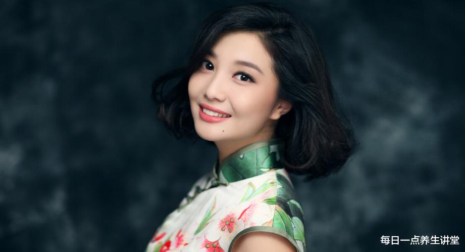 「」当女性身体雌性激素偏低时,身体会有哪些状况呢?了解一下!