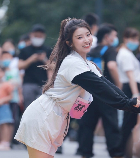 两年前扶贫,两年后被调剂,林君怡你到底拿到了什么剧本?