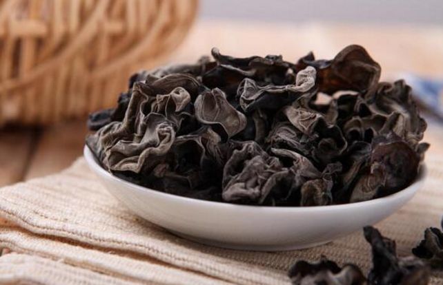 疾病：高尿酸的“真凶”找到了，医生直言：不想肾脏衰竭，4种食物少吃