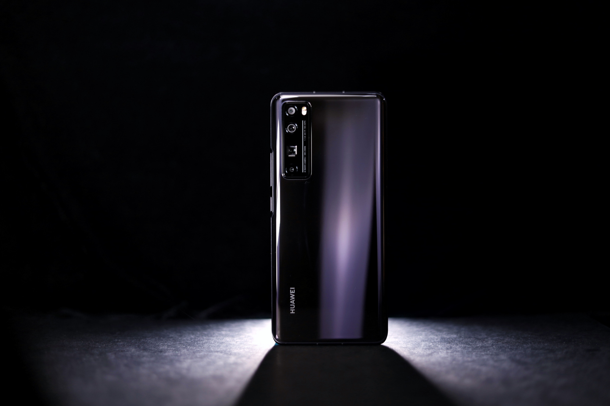 nova7■旧款比新款还贵？华为Nova7比Nova6还便宜，网友：有猫腻！