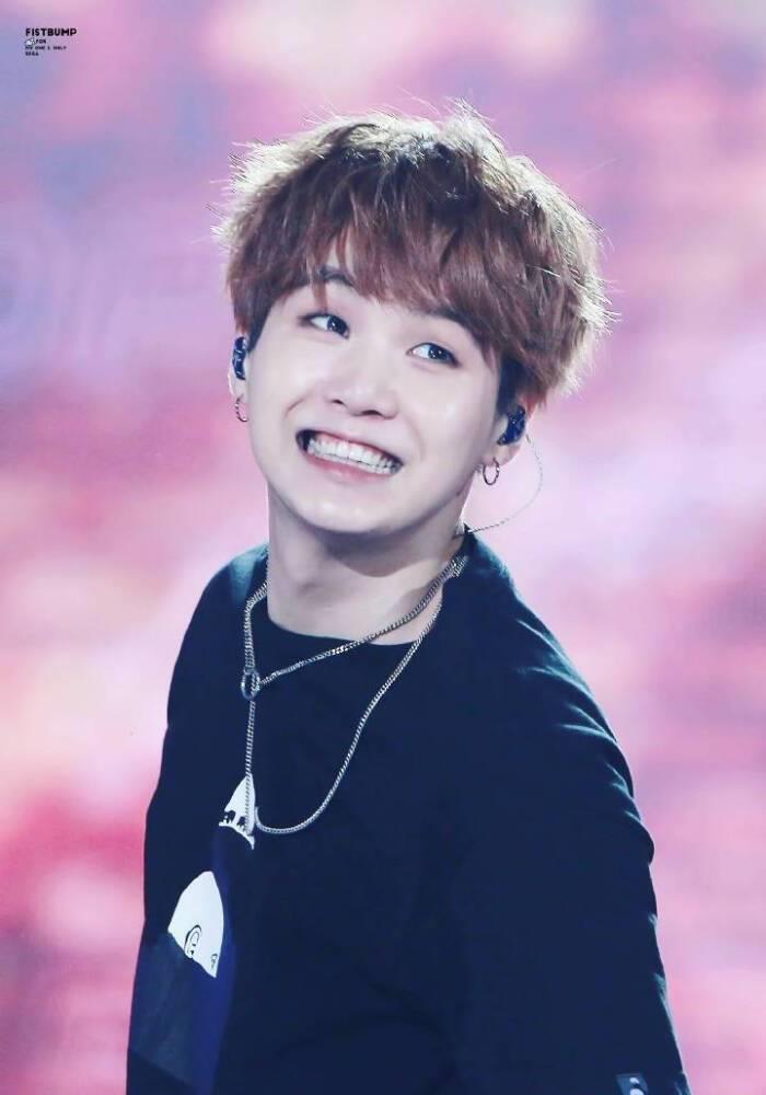 『iu』期待IU5.6单曲eight~期待合作，榜单预定，好奇柾国会见到IU吗~