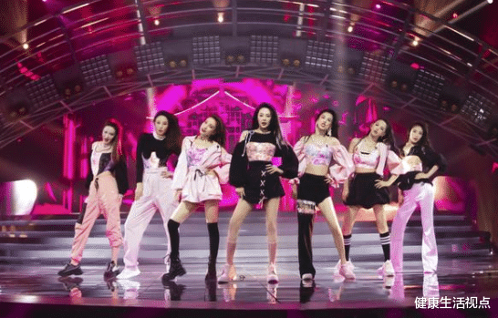 吴昕|能劈叉能侧手翻，吴昕才不是减肥后的“白瘦幼”