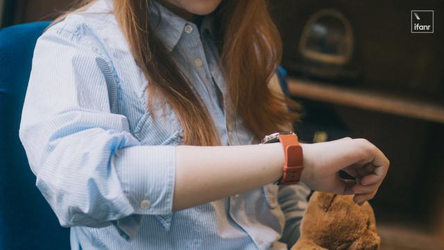 [华为watch]华为 Watch GT 2 图赏：星空流动，凝霜留白，栗木典雅