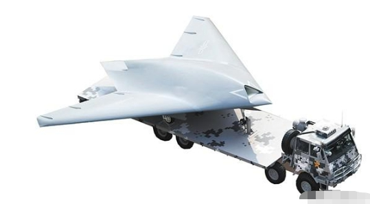 日本|国庆阅兵中的「攻击-11」是怎样一款无人作战机？有哪些亮点？