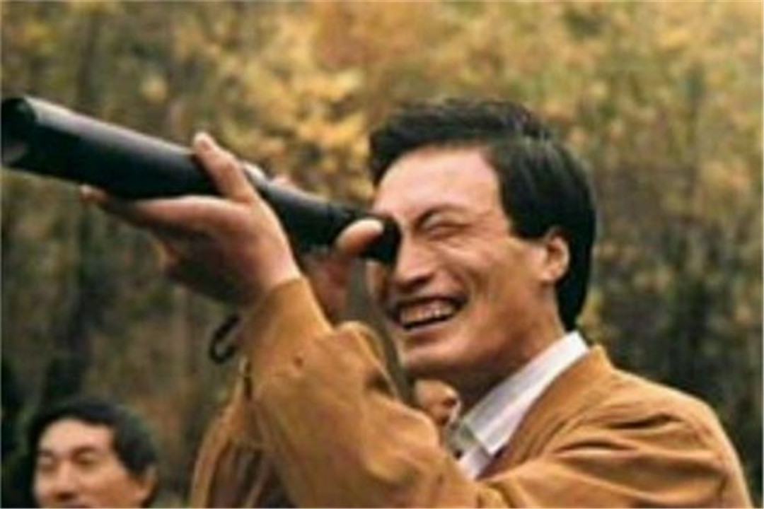 外星人|我国凤凰山的UFO事件：他曾受外星人攻击，还与女外星人有了后代？