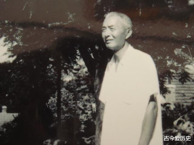 陈昌浩▲陈昌浩回国后当副局长，妻子却是副部长，儿子成国人敬仰的大人物