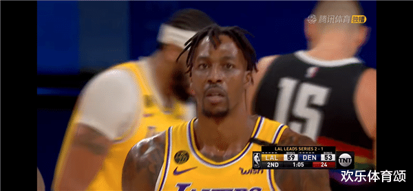 德怀特·霍华德|两次要球全被无视!霍华德三秒后点燃全场,戴维斯害臊吗,詹姆斯惭愧吗