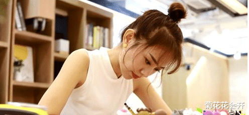 赵丽颖|孙耀琦: \插刀\赵丽颖沦为18线, 坐拥2家公司市值180亿终成人生赢家