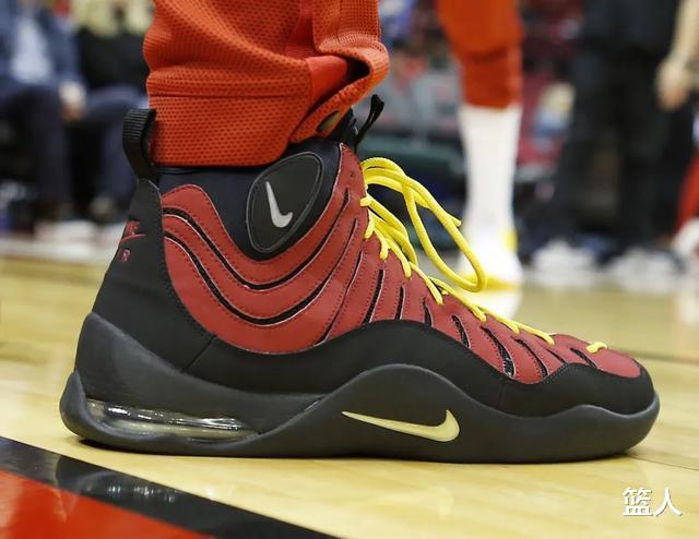 耐克|NBA球员上脚：鞋王塔克赛季十佳球鞋，几双亲友限定太狠了