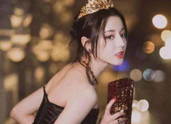 「迪丽热巴」《极6》海报:男成员都穿西装,谁注意热巴穿的啥?节目组有心了