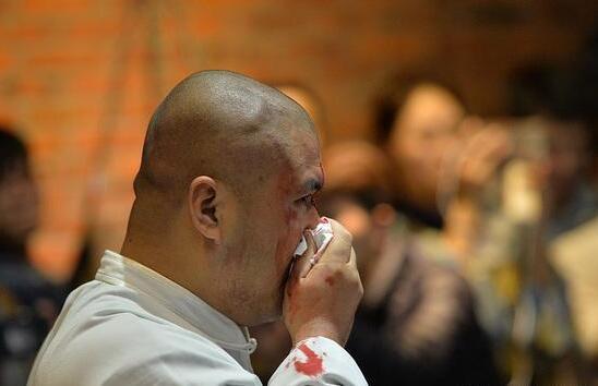 #太极#马保国被3次击倒KO后，太极雷雷也来踩上一脚：出来混，总是要还的