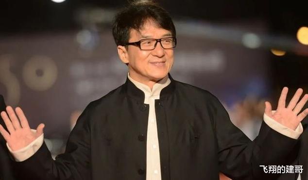 「成龙」2013年，成龙回安徽认祖，在同父异母的穷大哥家只逗留了10多分钟