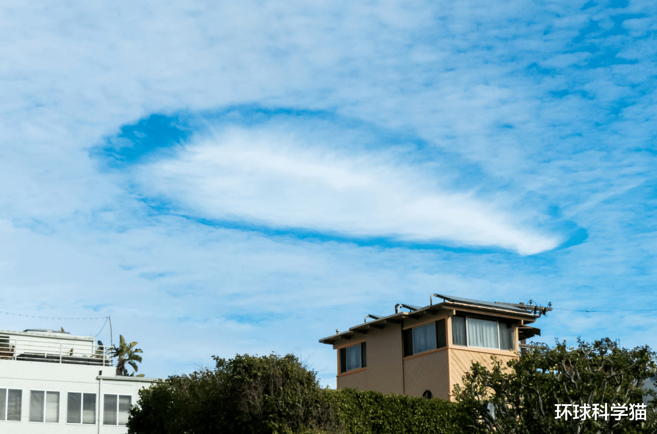 UFO|英国卡尔文事件！不明飞行物直径约30米，没机翼，尾巴，垂直加速