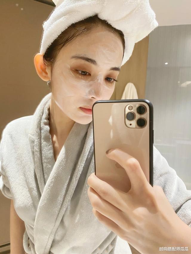 『面膜』女生敷面膜时，尽量少犯这3个“错误”！不然毛孔容易变大