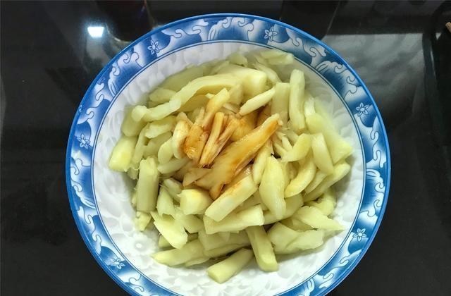 #扁豆#夏天最该吃的不是苦瓜，而是它，防暑祛湿又开胃，拌一拌就上桌