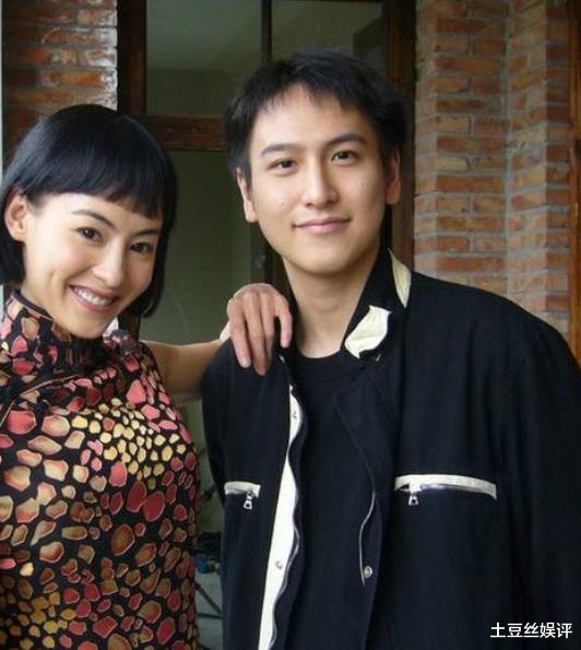 汤珈铖|17岁身价上亿，父亲留下133套房产，他却37岁至今未婚