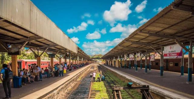 火车 中国“最耗时”火车，途径5个省会，全程票仅447元