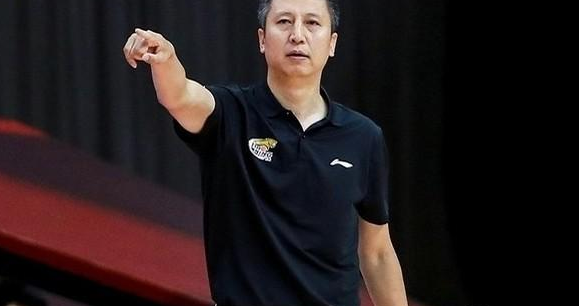 郭士强|全体球员联手做掉主教练，后者会不会窝心崩溃？