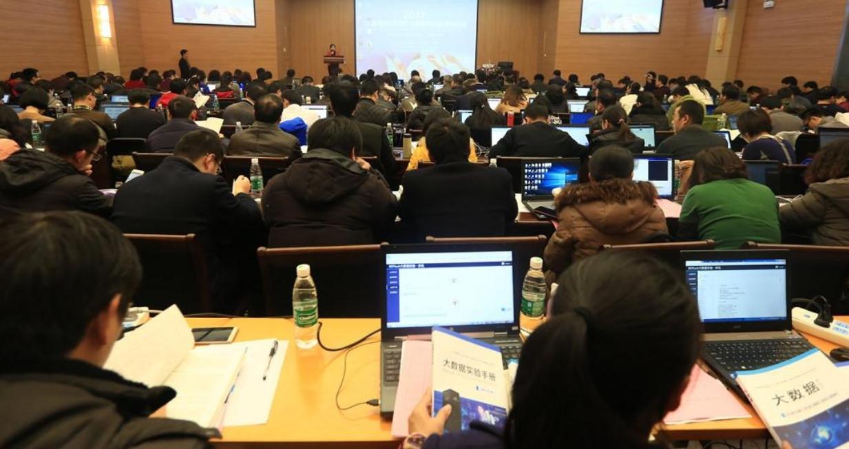 「」高考男生填报：就业很吃香的10个大学专业，能拿高薪发展前景也好