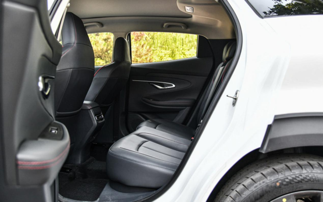 长安汽车|月销破万辆，网红SUV长安UNI-T值得买吗？车主道出实情