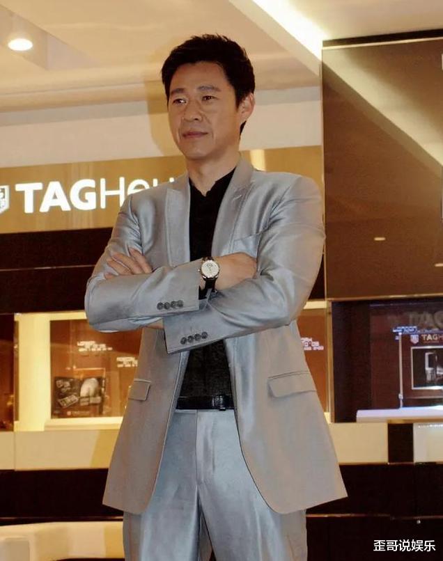 张丰毅|张丰毅与吕丽萍离婚，转身娶小12岁娇妻，今现状如何？