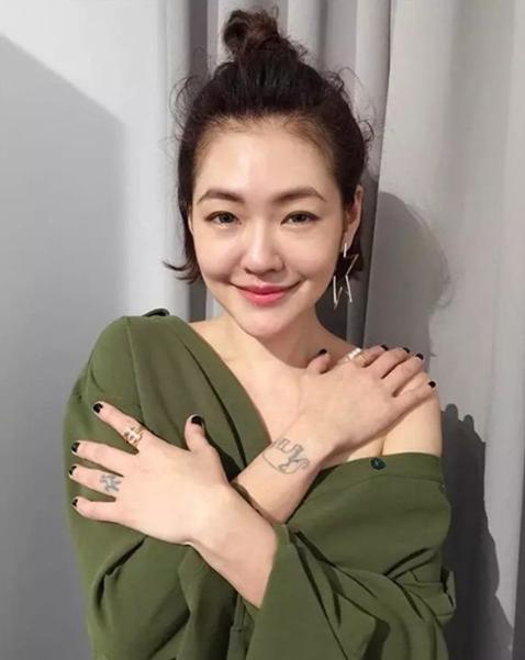 小S|小S曝自家二女儿早恋，直言让她感觉到想吐，老公直接气的锤墙