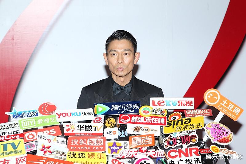 刘德华|刘德华醉酒时，写了一首歌，在华语乐坛红了几十年