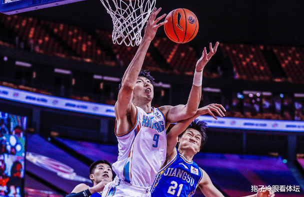 易建联|周琦无悬念登顶！权威媒体评选MVP 易建联仅列第五 看不到周琦尾灯