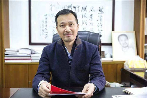 佛系|中国最佛系富豪:身家400亿,25年只钻研一种产品,名字有些熟悉