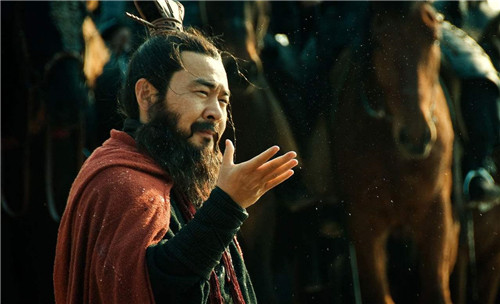 曹操|三国军阀都从哪里弄钱养军队？曹操靠盗墓，刘备来钱的路子最狠毒