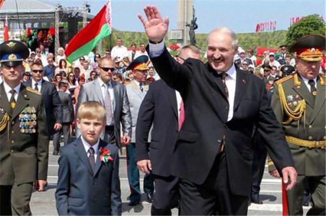 白俄大選結束，盧卡申科獲壓倒性勝利，引發該國歷史性大規模抗議-圖3