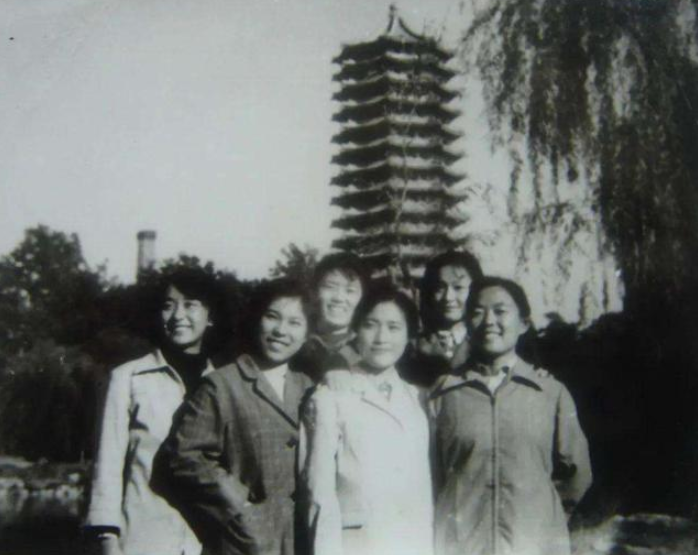 刘学红|77年高考第1位女状元，语文只差1分满100，她现状如何？