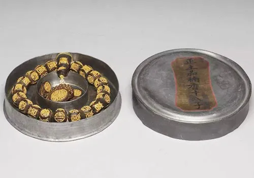 『翡翠』沉香：皇家收藏与民间收藏的差距