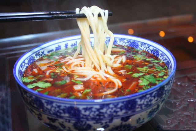 拉面|中国吃货在日本吃拉面，不放心嘱咐下老板多放肉，结果却傻眼了