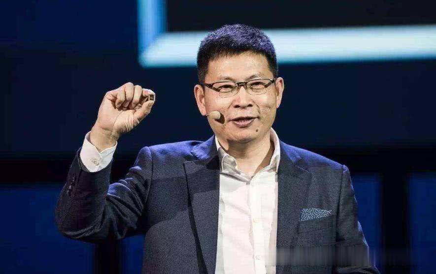 余承东预言成真，三天内两家手机巨头纷纷倒下，李楠回应是否入职小米