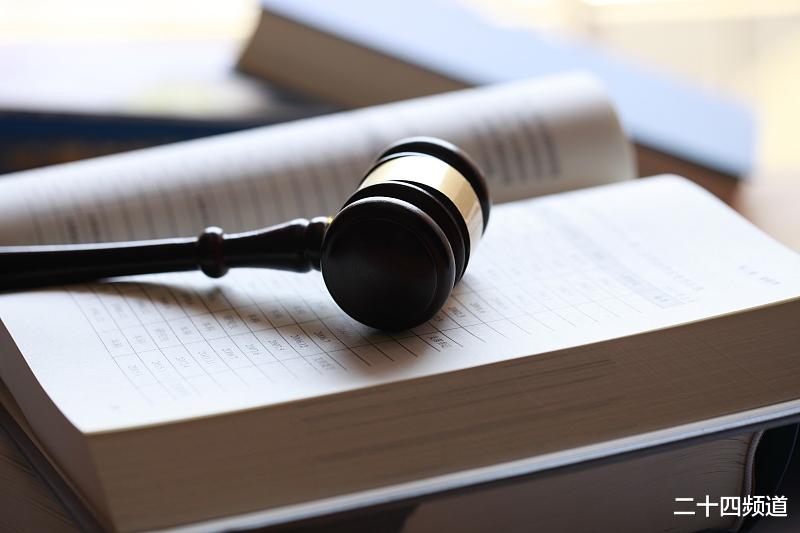 |合肥一业主将空调外机安在楼下飘窗顶上，被楼下邻居告了，判决已下