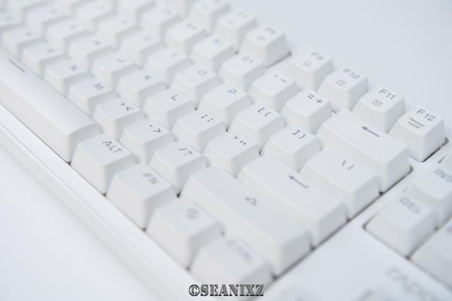机械键盘|精致外形与极致手感：雷柏MT710办公机械键盘