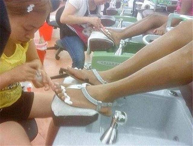 臆说古史|他们是中国“消失”的初代网红，有的成为洗脚妹，有的沦为流浪汉