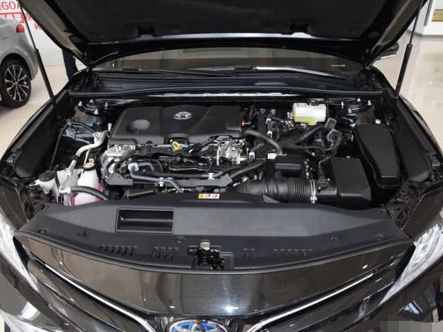 [丰田凯美瑞]丰田真没在怕的，油耗一低，销量不请自来，大众无可奈何