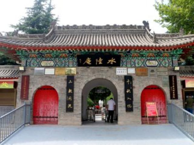 #寺庙#西安被“遗忘”的景区，废弃很久售票厅无人看管，本地人却喜欢去