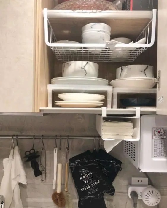 【】在房子里住了4年后，厨房总是和新的一样好，多亏了橱柜设计