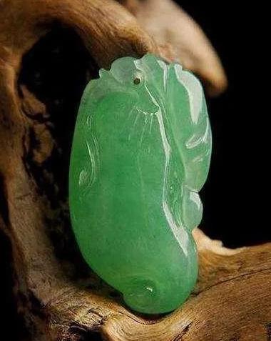 翡翠|又一种“假翡翠”悄悄溜进文玩市场，小心分辨，避免中招