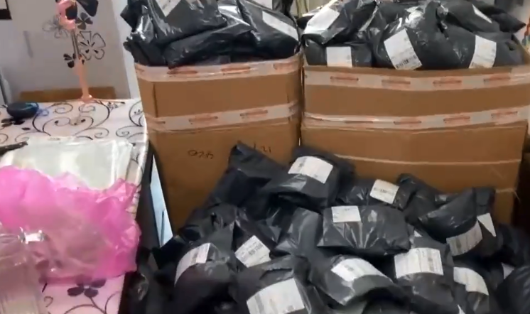 华为|95后女孩创业做跨境电商，一天发货上千单，深夜还在打包发货