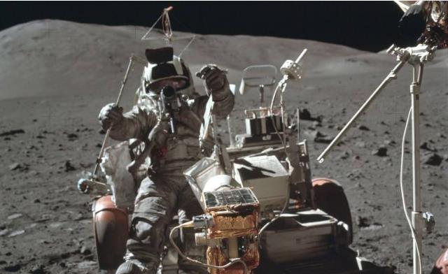 月球■当年阿波罗登月是如何返回地球的?根本没有火箭,如何脱离月球?