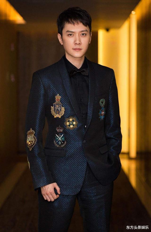 「何超仪」冯绍峰情绪失控狂删微博，原因曝光惹人心疼，网友纷纷喊话赵丽颖