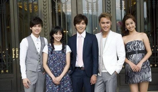 「贺军翔」家世显赫却进娱乐圈，跟初恋相爱13年结婚，现36岁发福却还是帅气