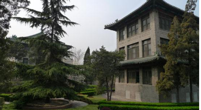 大学|这所“大学”自愿降为“学院”,却不费吹灰之力成985高校,真牛