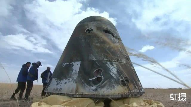 『沙海』试验飞船着陆，38公里沙漠无路走，国产战车化身沙海巨蟒去救援